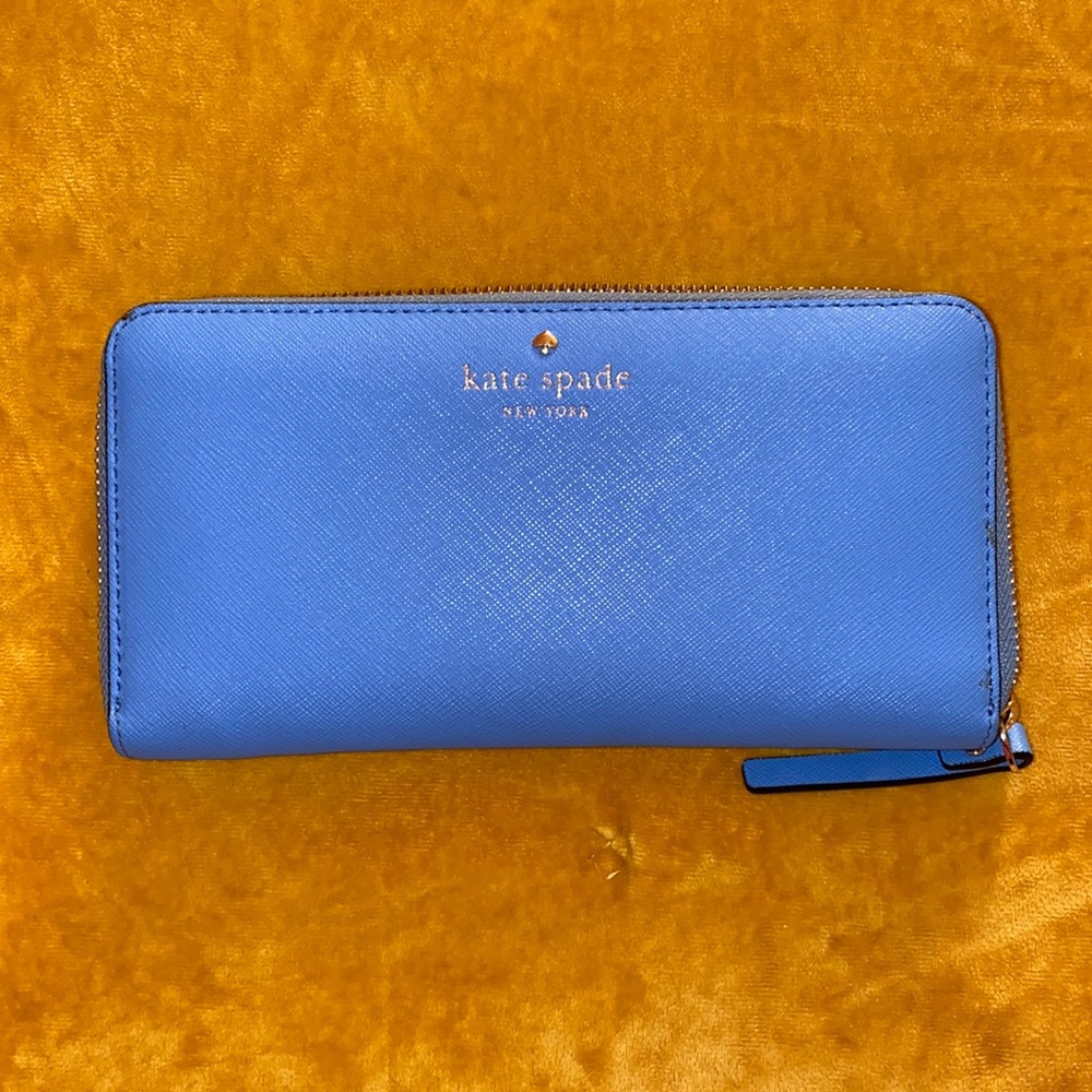 Kate Spade Wallet —- SOLD ON MERC